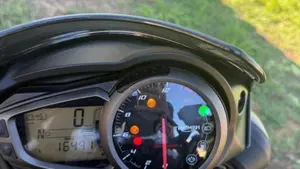 Triumph Street Triple R (2020 - 22)  (8)