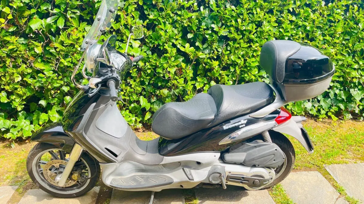 Piaggio Beverly 500  (2)