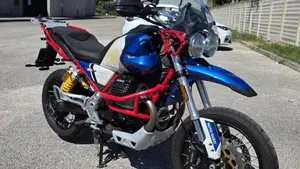 Moto Guzzi V85 TT Evocative Graphics (2021 - 23) 