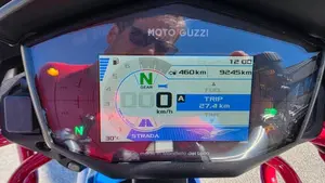 Moto Guzzi V85 TT Evocative Graphics (2021 - 23)  (7)