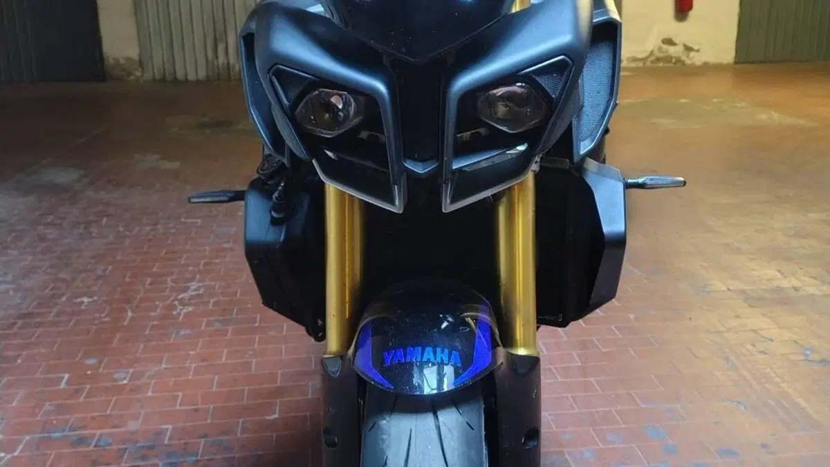 Yamaha MT-10 SP (2017 - 20)  (2)