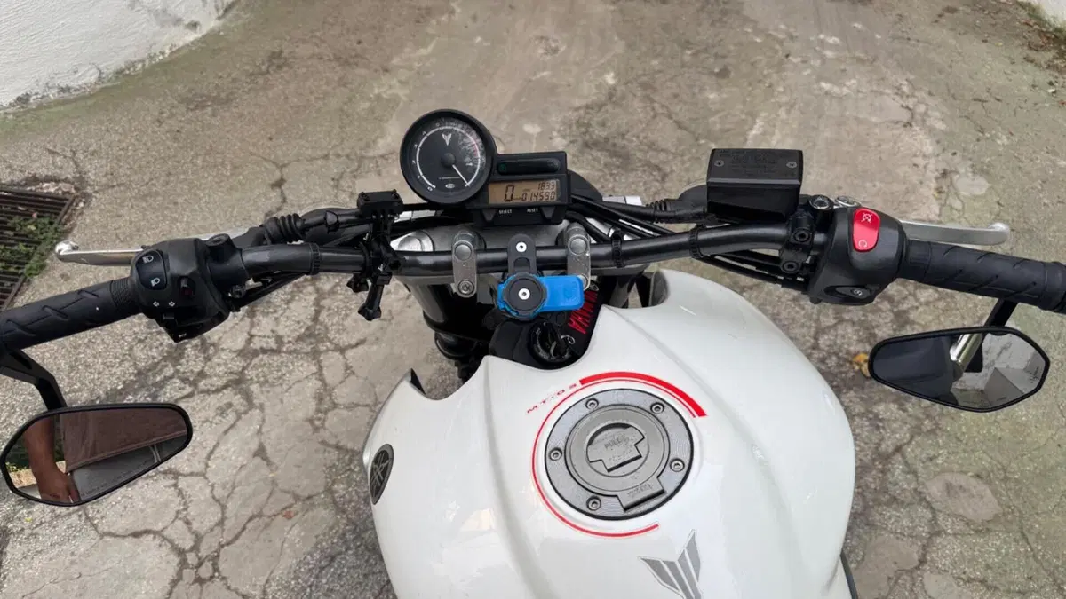 Yamaha MT-03 (2006 - 14)  (2)