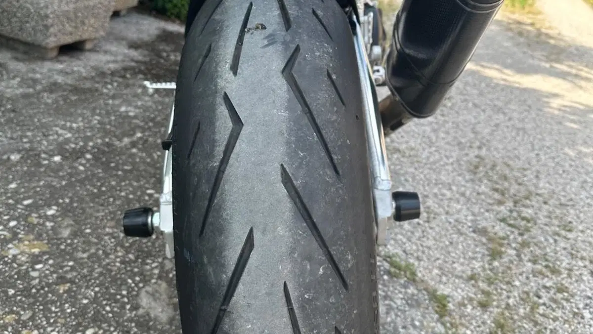 Aprilia Tuono V4 RR (2017 - 18)  (2)