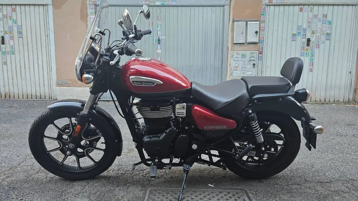 Royal Enfield Meteor 350 (2021 - 26)  (3)