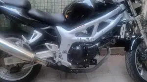 Suzuki SV 650 (1999 - 02)  (2)