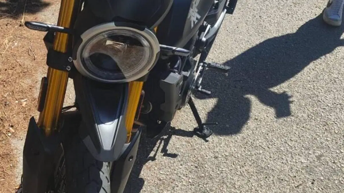 Moto Morini SEIEMMEZZO SCR (2022 - 26)  (4)