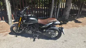 Moto Morini SEIEMMEZZO SCR (2022 - 26)  (5)