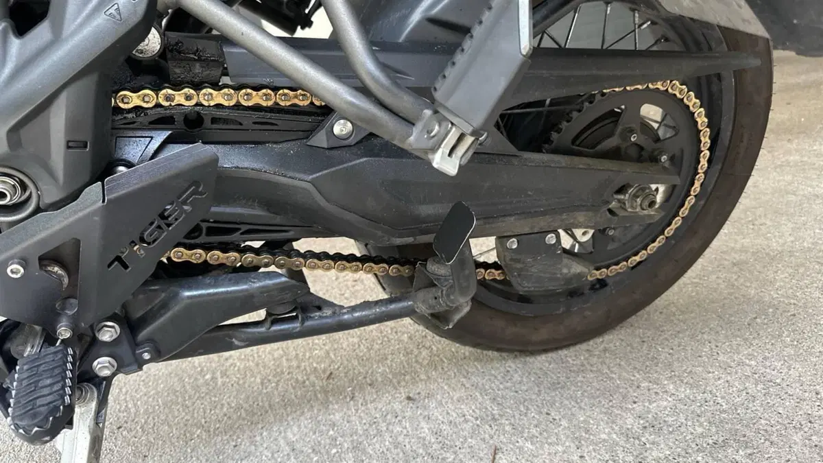 Triumph Tiger 800 XCx (2015 - 17)  (8)