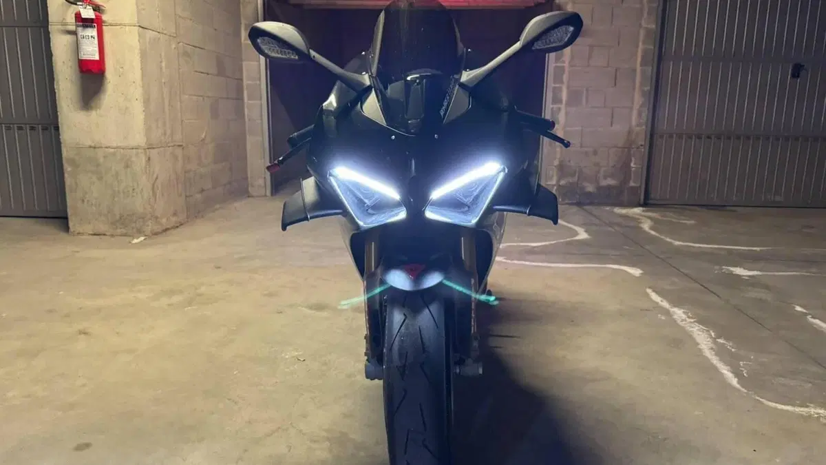 Ducati Panigale V4 S 1100 (2020)  (3)