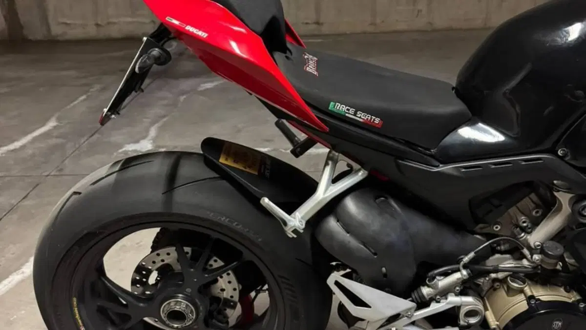 Ducati Panigale V4 S 1100 (2020)  (8)