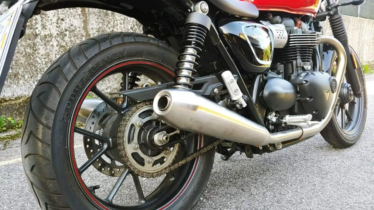 Triumph Street Twin 900 (2017 - 18)  (4)