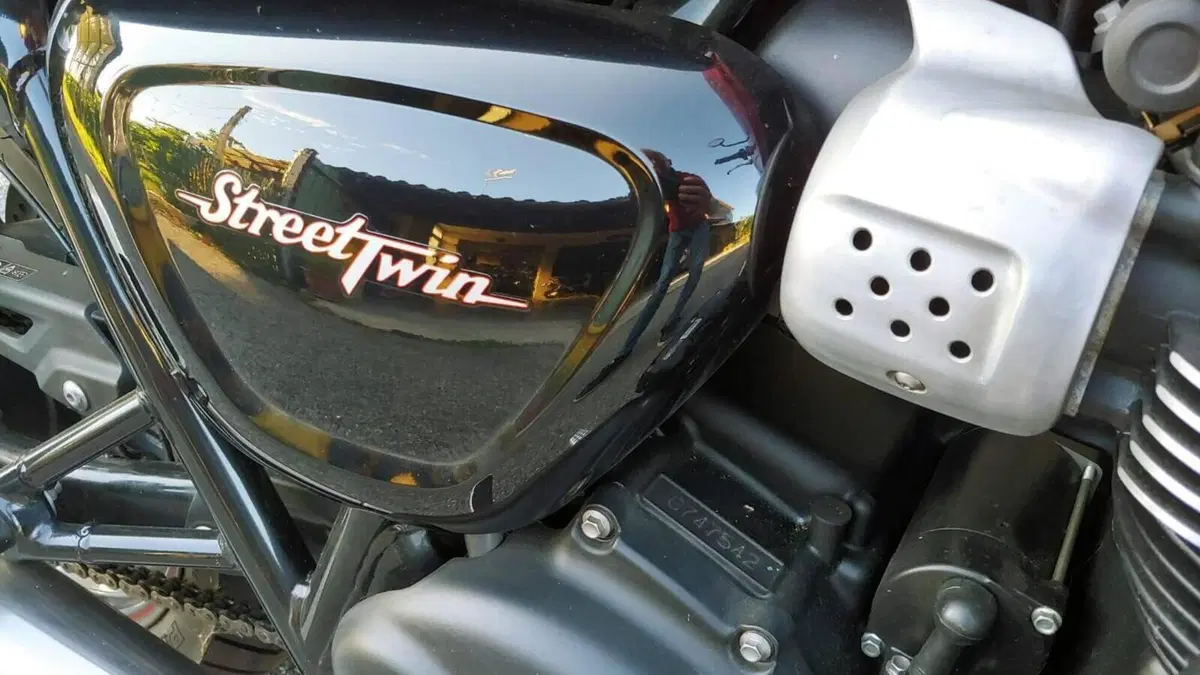 Triumph Street Twin 900 (2017 - 18)  (10)