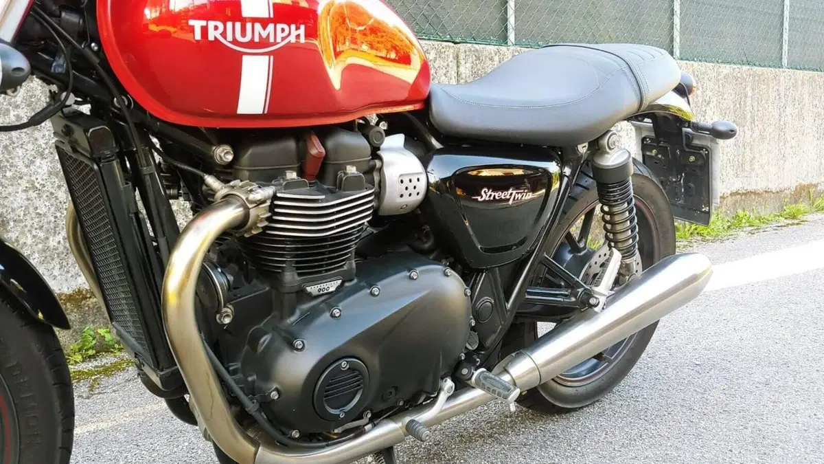 Triumph Street Twin 900 (2017 - 18)  (14)