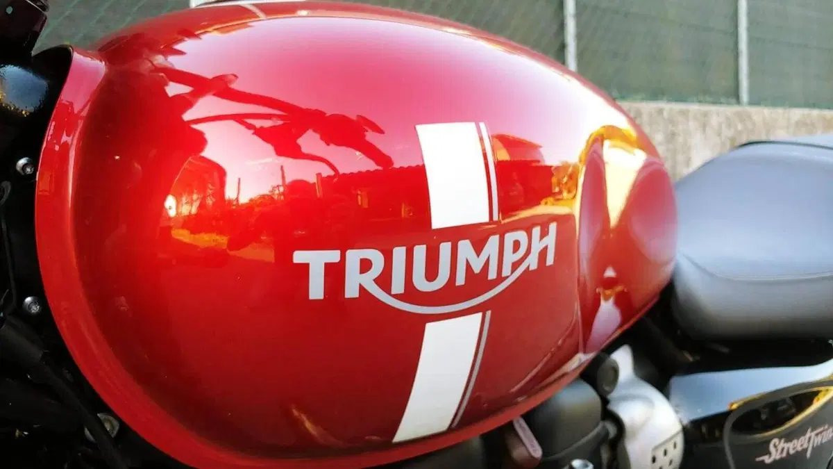Triumph Street Twin 900 (2017 - 18)  (15)