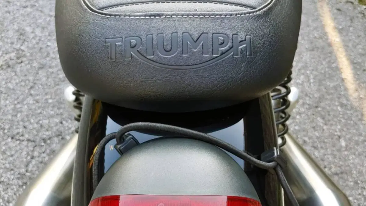Triumph Street Twin 900 (2017 - 18)  (16)