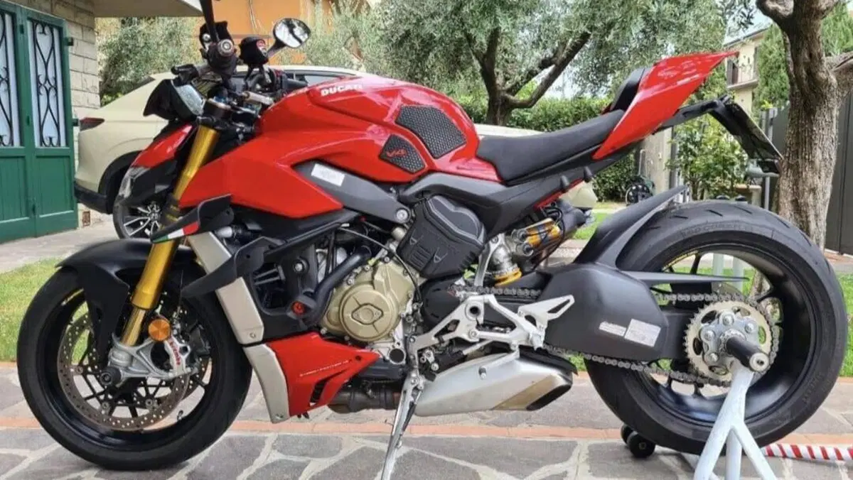 Ducati Streetfighter V4 1100 S (2020) 