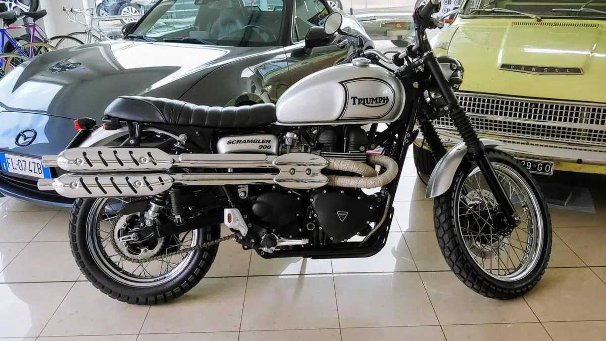 Triumph Scrambler (2006 - 17)  (2)
