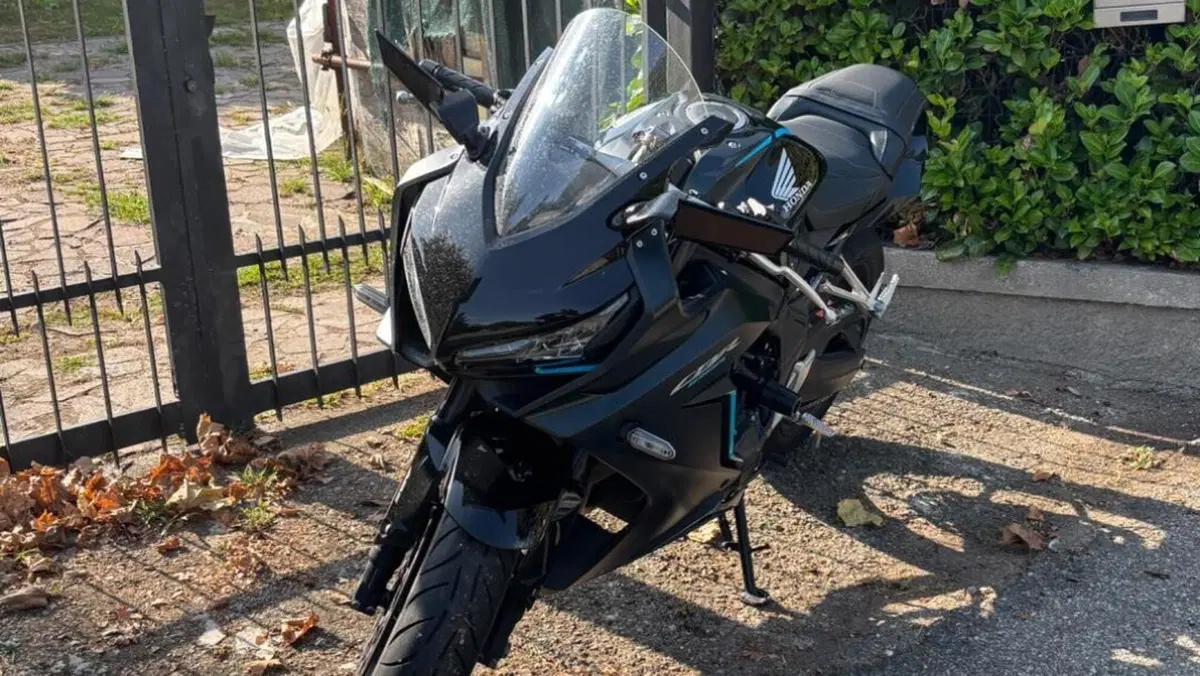 Honda CBR 650 R (2024 - 26)  (2)