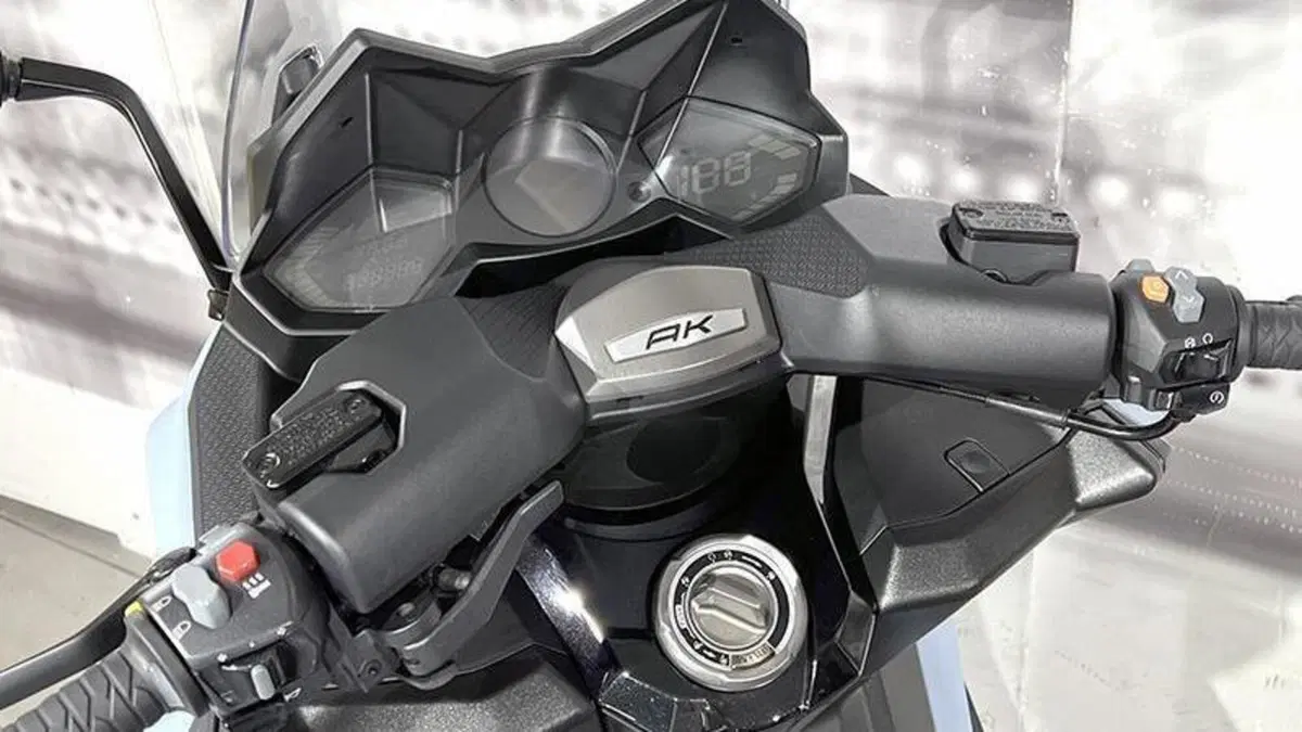 Kymco AK 550 ETS (2021 - 26)  (6)