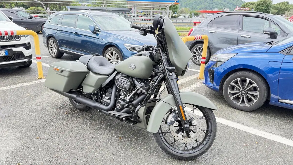 Harley-Davidson 114 Street Glide Special (2019 - 20) - FLHXS  (3)