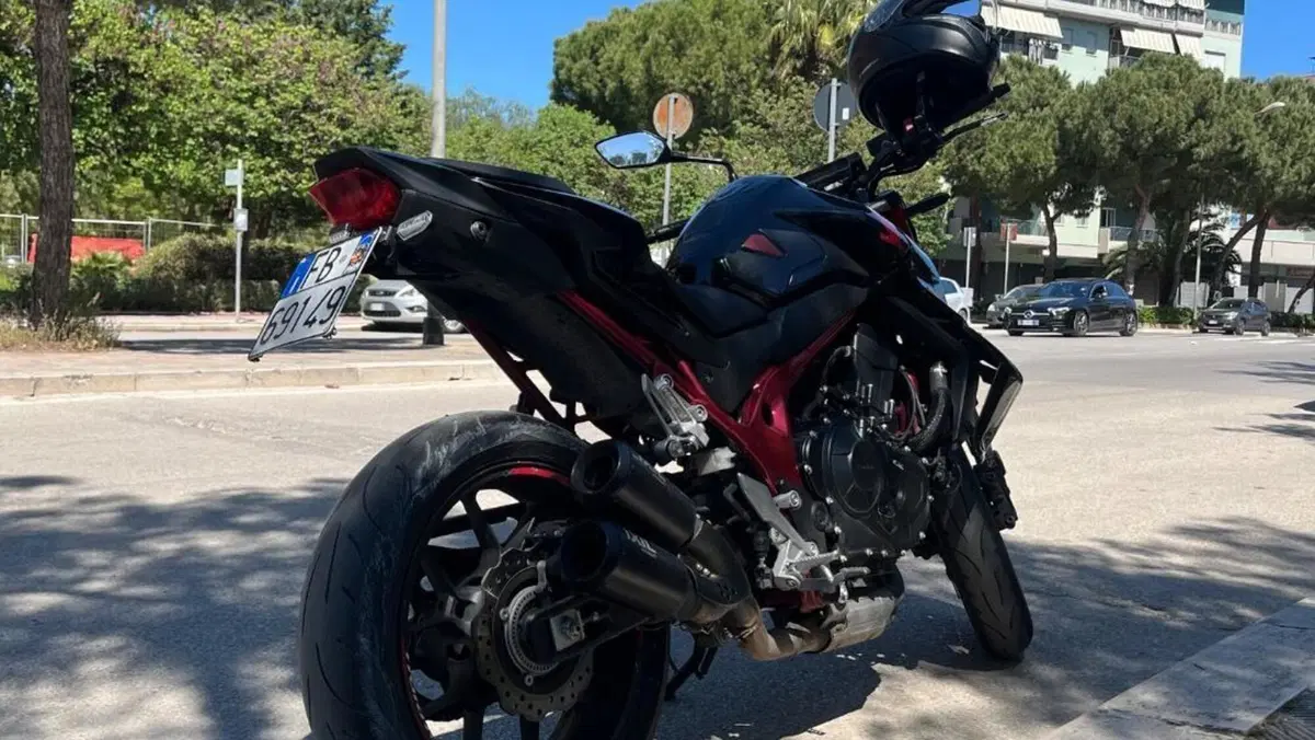 Honda CB 750 Hornet (2023 - 24)  (2)