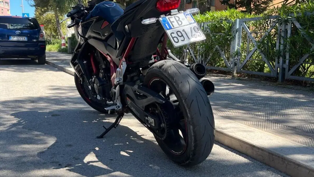 Honda CB 750 Hornet (2023 - 24)  (4)