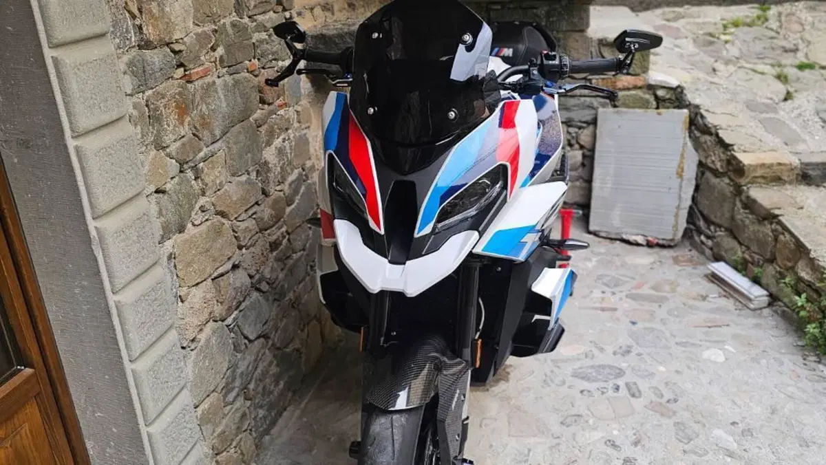Bmw M 1000 XR (2024 - 27)  (2)