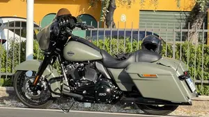 Harley-Davidson 114 Street Glide Special (2019 - 20) - FLHXS  (6)