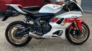 Yamaha YZF R7 World GP 60th Anniversary (2022 - 23)  (5)