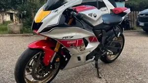 Yamaha YZF R7 World GP 60th Anniversary (2022 - 23)  (6)