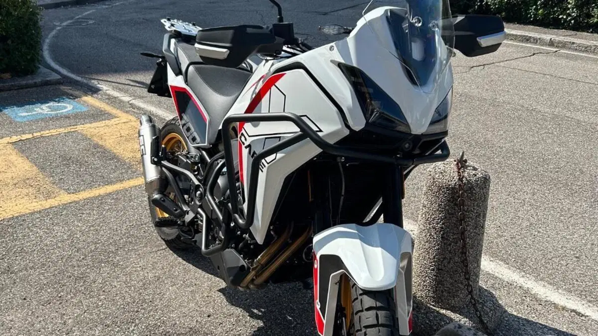 Moto Morini X-Cape 700 Gold Edition (2025 - 26)  (7)