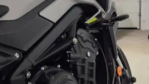 Triumph Street Triple 765 R (2023 - 26)  (7)
