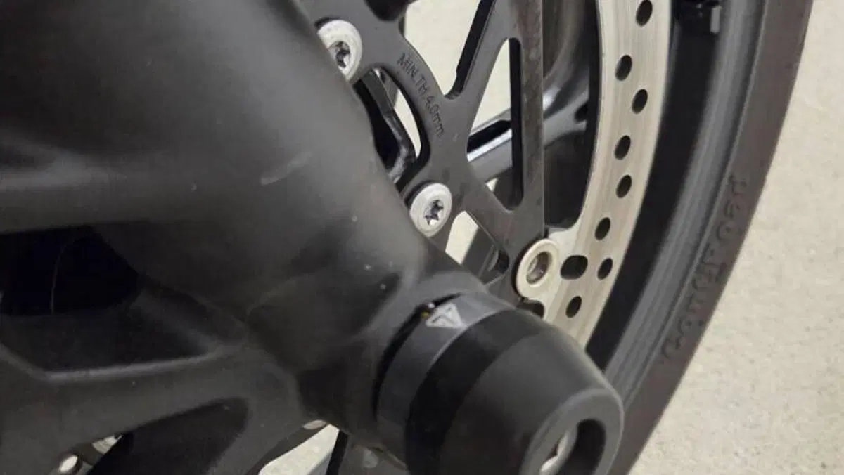 Triumph Street Triple 765 R (2023 - 26)  (6)