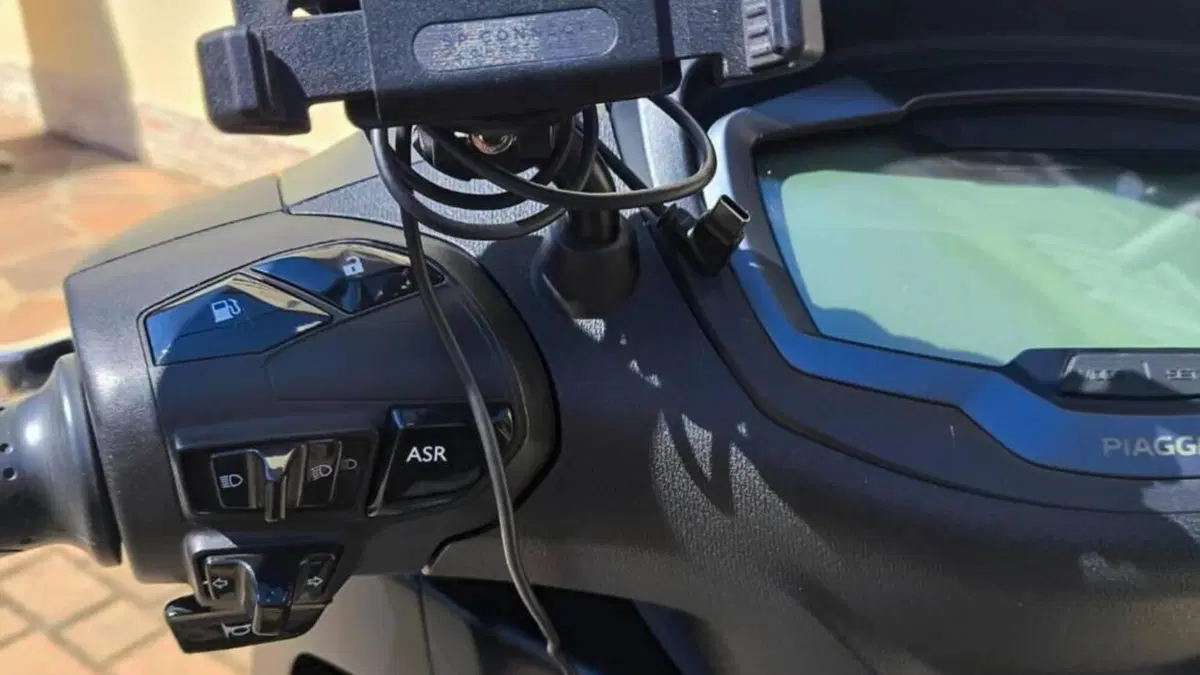 Piaggio Beverly 400 S ABS-ASR (2021 - 24)  (8)