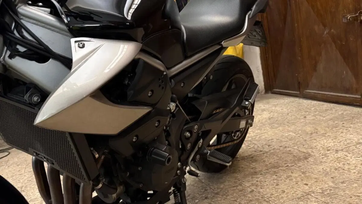 Yamaha XJ6 (2008 - 15)  (2)