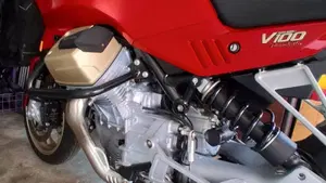 Moto Guzzi V100 Mandello (2022 - 24)  (3)