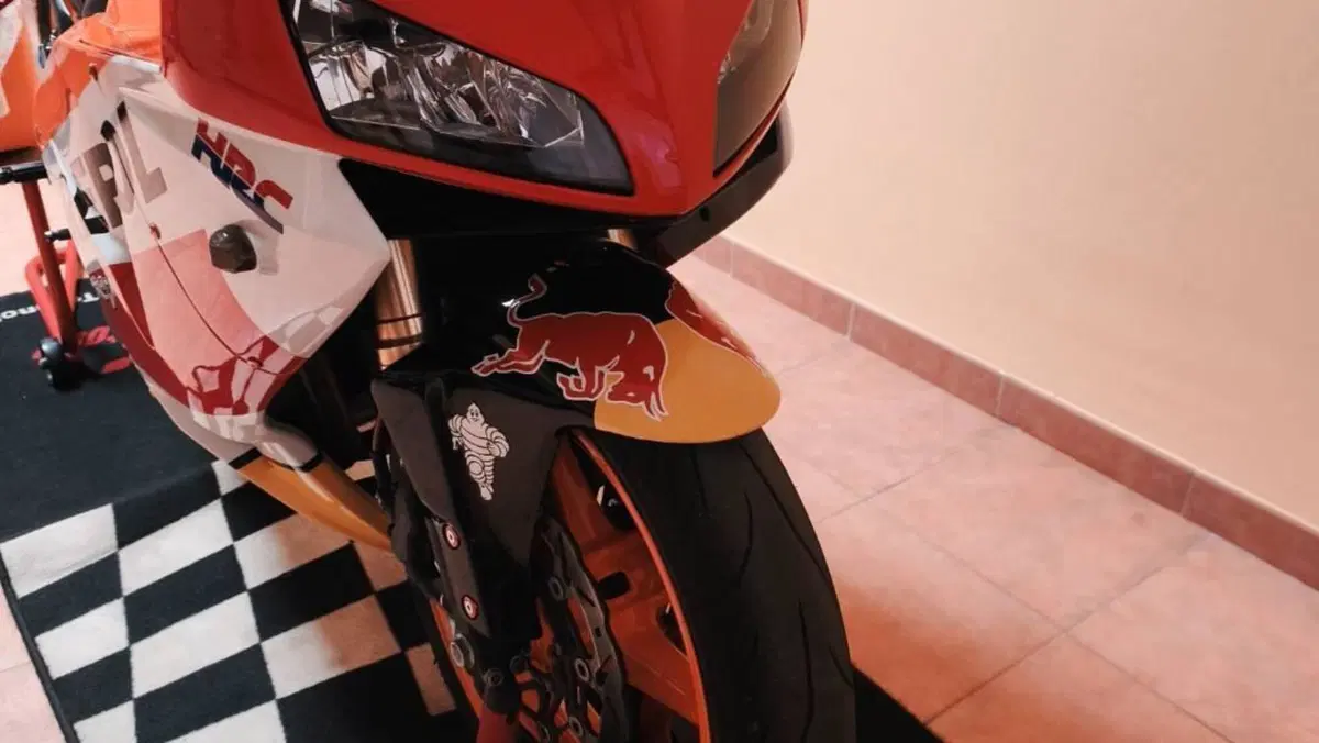 Honda CBR 600 RR (2005 - 06)  (4)