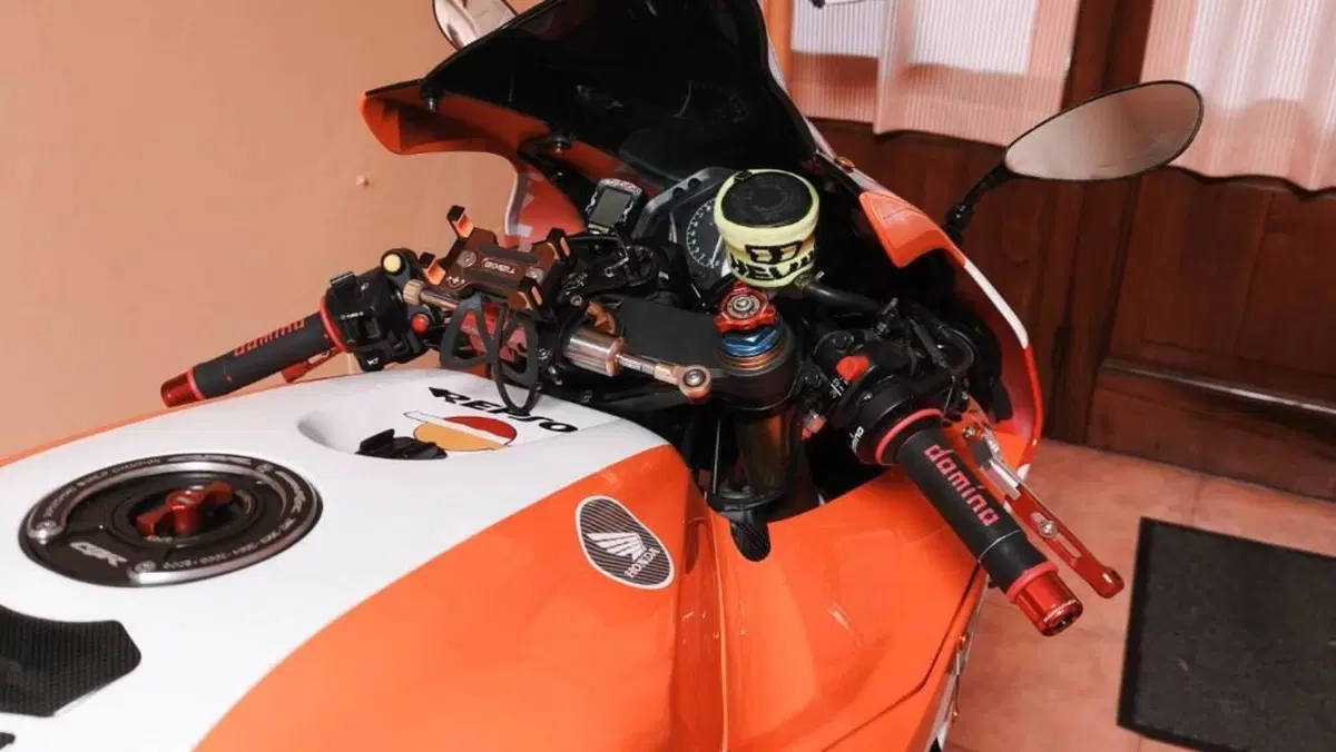 Honda CBR 600 RR (2005 - 06)  (9)