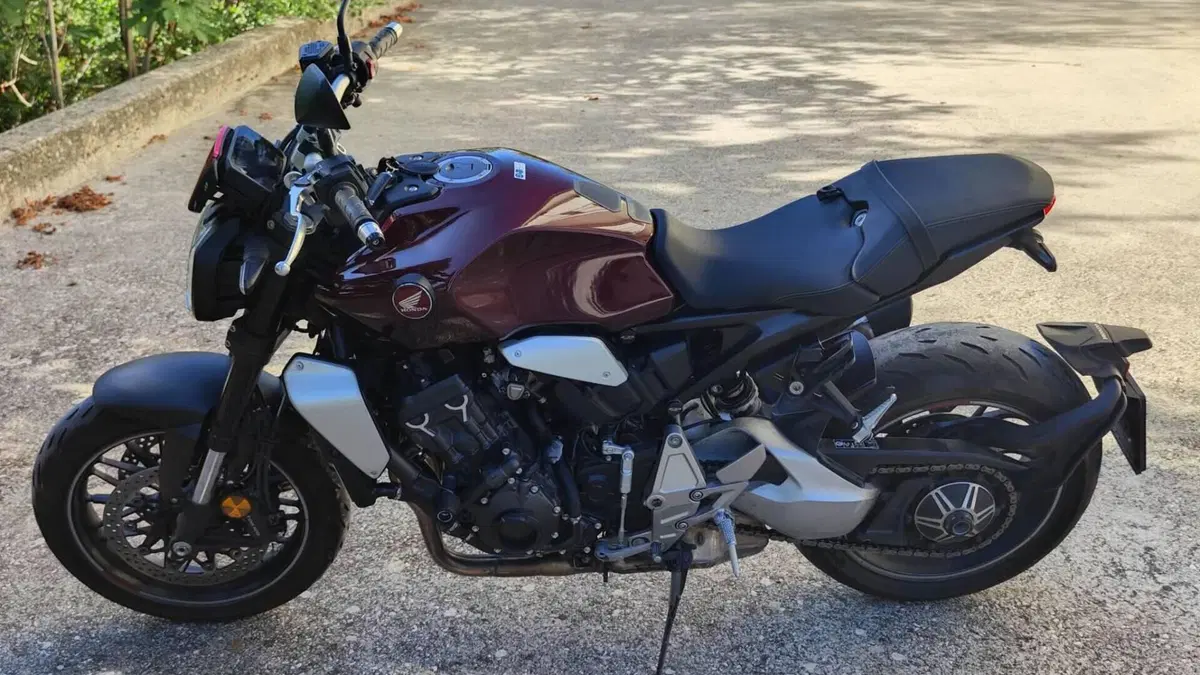Honda CB 1000 R (2021 - 25)  (2)