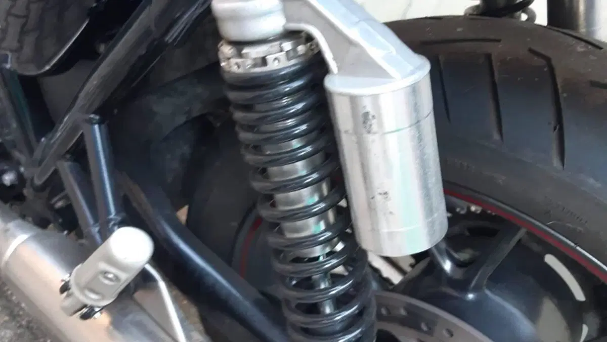 Triumph Street Twin 900 (2021 - 22)  (4)