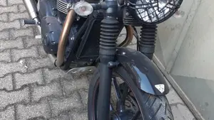 Triumph Street Twin 900 (2021 - 22)  (7)