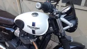 Triumph Street Twin 900 (2021 - 22)  (9)