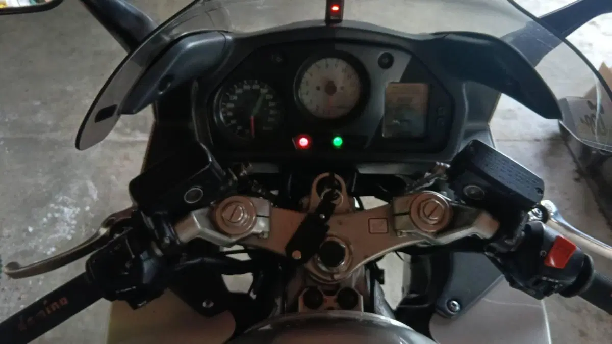 Honda VFR 800 (1998 - 01)  (9)