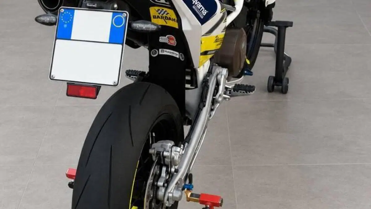 Husqvarna 701 Supermoto (2017 - 19)  (2)