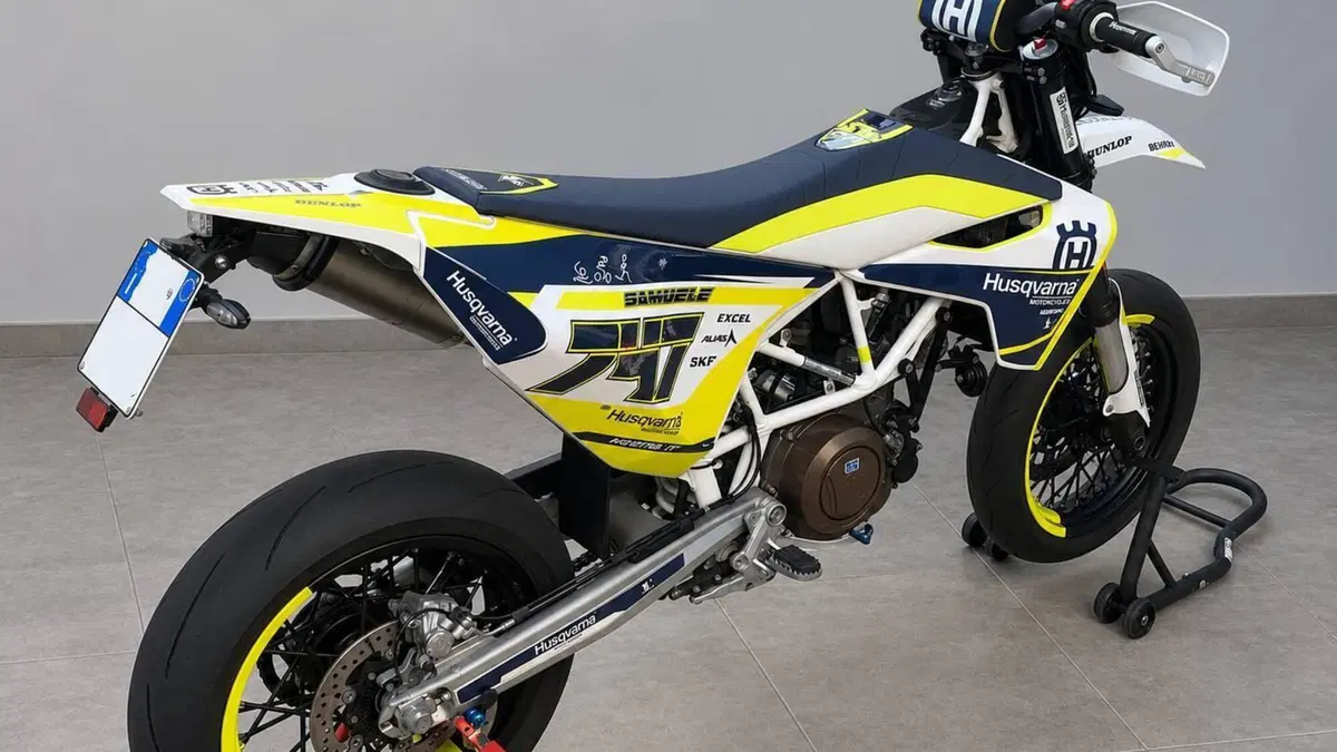 Husqvarna 701 Supermoto (2017 - 19)  (3)