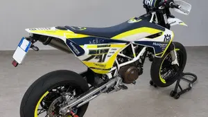 Husqvarna 701 Supermoto (2017 - 19)  (3)