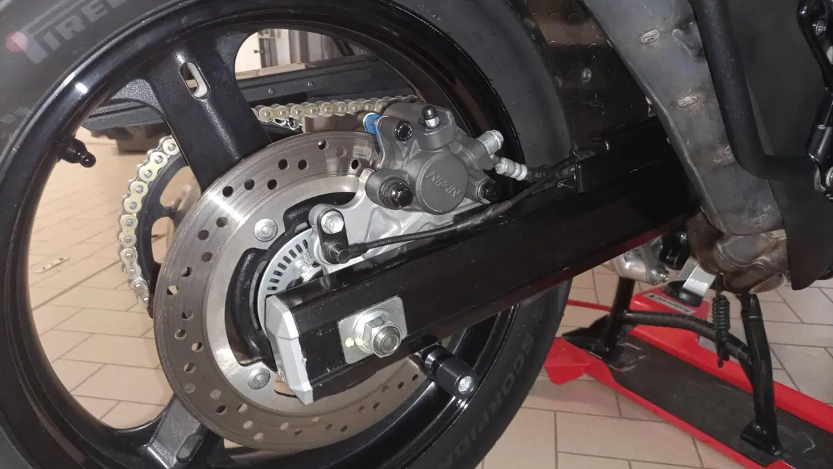 Suzuki V-Strom 650 Traveller ABS (2008 - 11)  (12)
