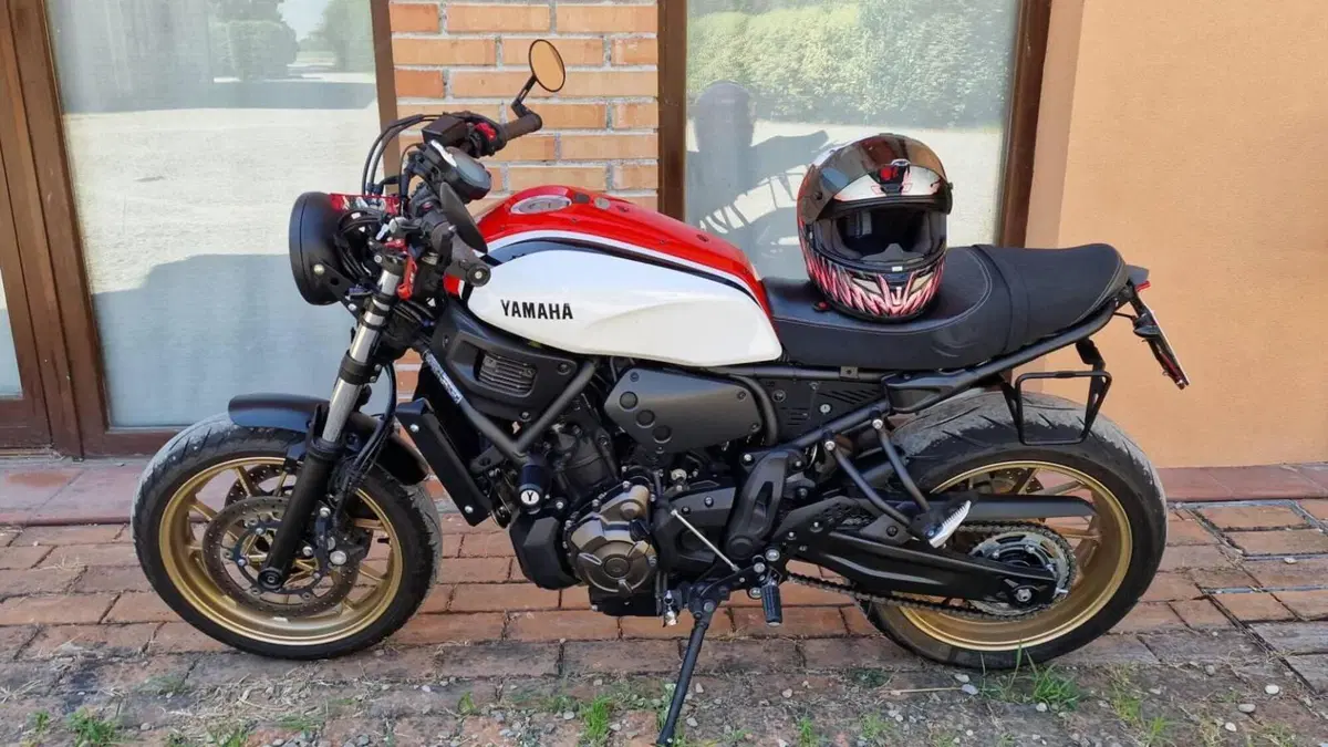 Yamaha XSR 700 (2021)  (2)