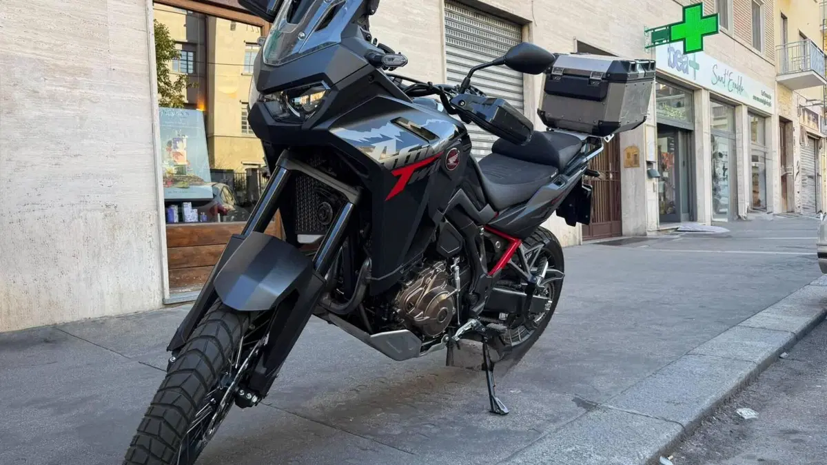 Honda Africa Twin CRF 1100L ES (2024 - 26)  (2)