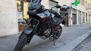 Honda Africa Twin CRF 1100L ES (2024 - 26)  (2)